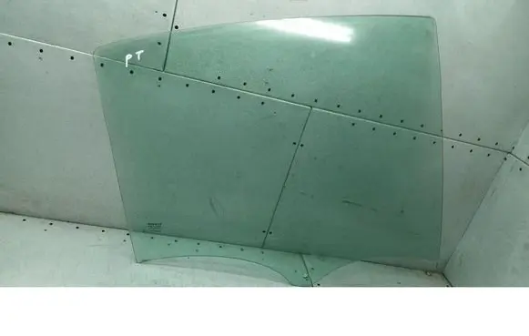 Renault Laguna II Rear door window glass 