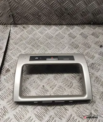 Radio/GPS head unit trim