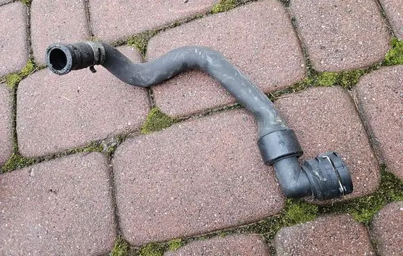 Opel Adam Engine coolant pipe/hose 13393649 565563897