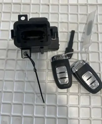 Audi A4 S4 B8 8K Ignition lock 8K0909131D 3330430102 11240037515022