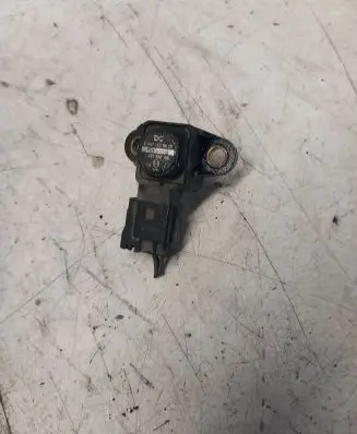 Mercedes-Benz E W212 Turbo air boost pressure sensor A0071530028 1108243D22 0261230196