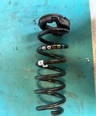 Land Rover Discovery Sport Rear coil spring K8D25B749LB LR121280 J9C19058