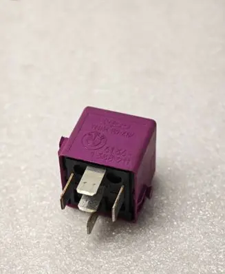 BMW 5 E39 Other relay 1388911 V23134E59X107