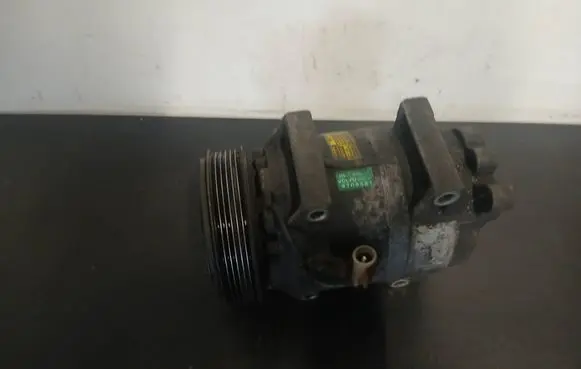 Volvo XC90 Air conditioning (A/C) compressor (pump) 8708581