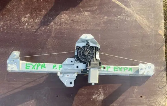 Renault Express Front door electric window regulator 128001471B 311821B 9030319C