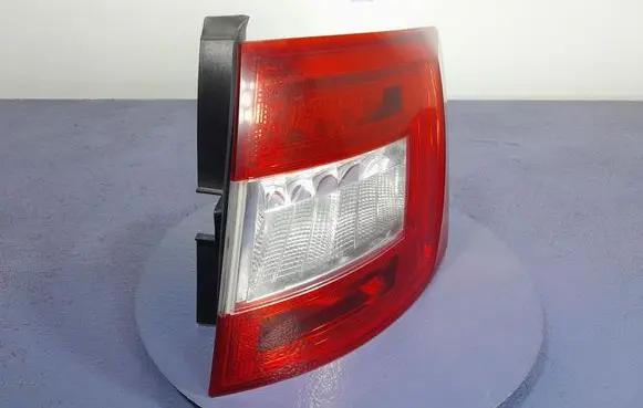Skoda Octavia Mk3 (5E) Rear/tail lights 5E9945096A