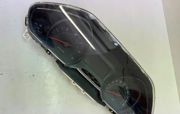 Peugeot 208 Speedometer (instrument cluster) 9800860480