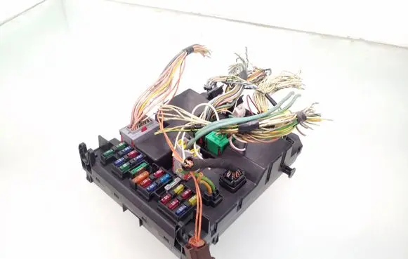 Citroen C5 Fuse module 9651196680 9651197380