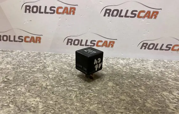 Audi A6 S6 C4 4A Other relay 443951253S 899556