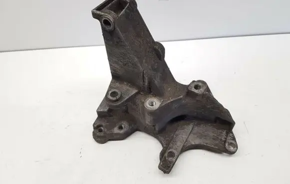 BMW 5 E39 Power steering pump mounting bracket 2245747