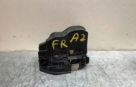 BMW 6 E63 E64 Front door lock 7202146