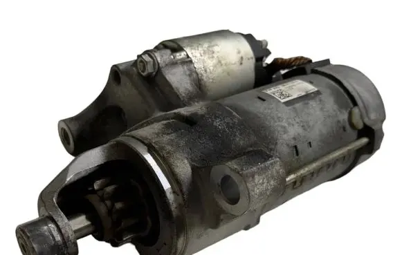 Audi A6 C7 Starter motor 06E911024A