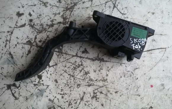 Skoda Fabia Mk2 (5J) Accelerator throttle pedal 6Q2721503E
