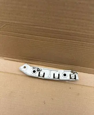 Ford Focus Front bumper mounting bracket M5117D958A