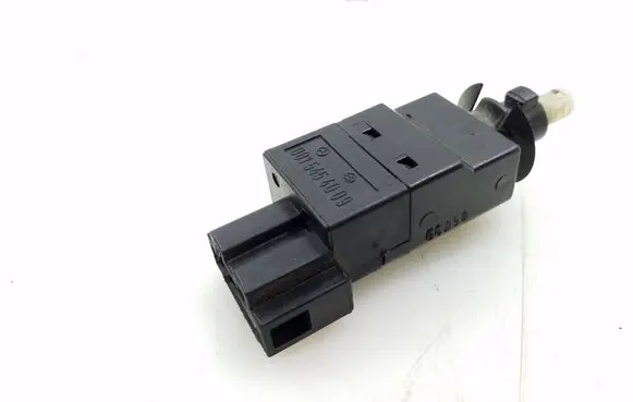 Mercedes-Benz E W211 Brake pedal sensor switch A0015454009