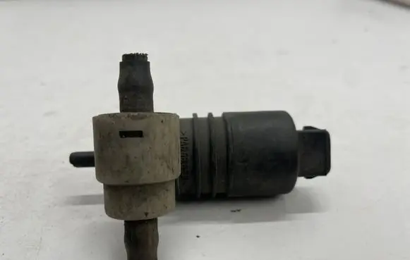 Opel Zafira C Windscreen/windshield washer pump