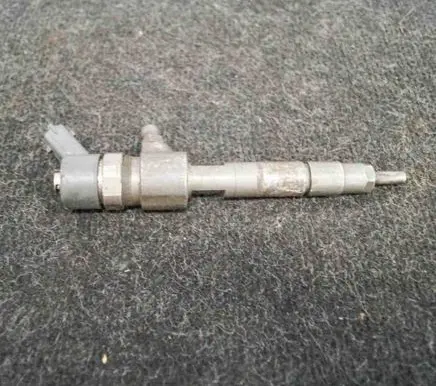Opel Vectra C Fuel injector 0445110165