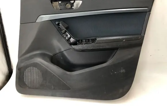 Seat Ateca Front door card panel trim