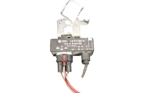 Skoda Fabia Mk2 (5J) Fan control module 