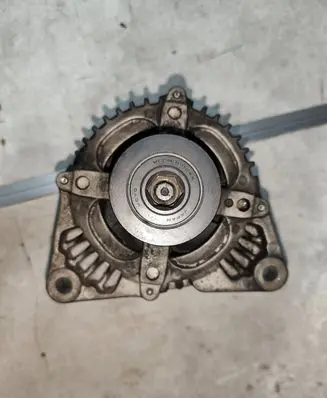 Volvo V50 Generator/alternator 1042103521 C635544R