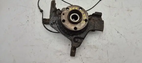 Opel Combo D Front wheel hub spindle knuckle 95511332