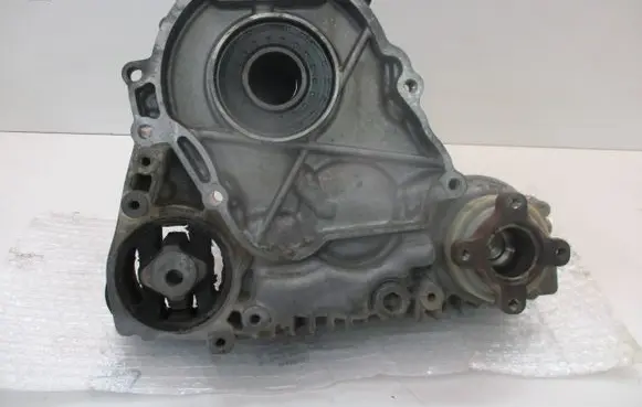 BMW X1 E84 Gearbox transfer box case 7619176 7619181 N47D20C