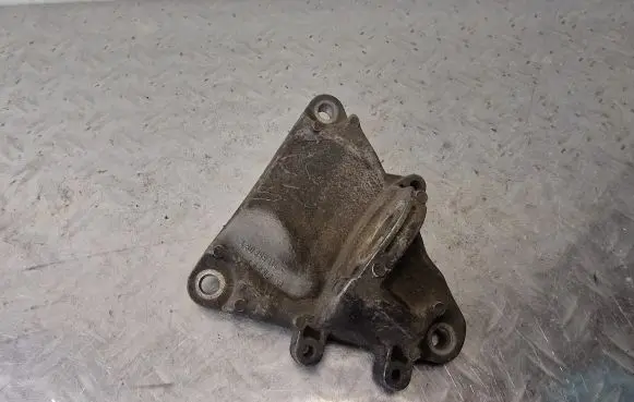 Audi A6 S6 C5 4B Gearbox mounting bracket 4B0399114C