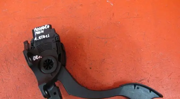 Ford Mondeo MK IV Accelerator throttle pedal 6G929F836RC