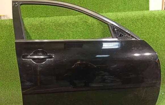 Infiniti G35 Front door