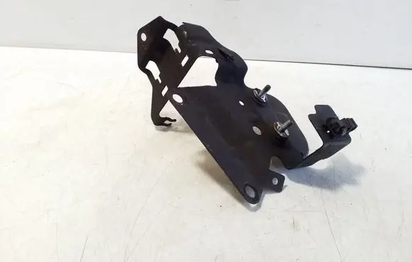 Other engine bay part