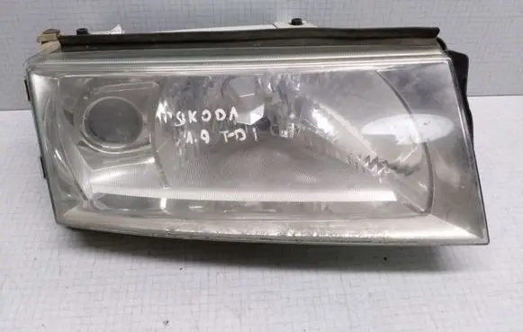 Skoda Octavia Mk1 (1U) Headlight/headlamp 1U1941018D YU3X13005 YU3X13B180AA