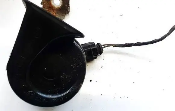 Skoda Octavia Mk2 (1Z) Horn signal e9001157