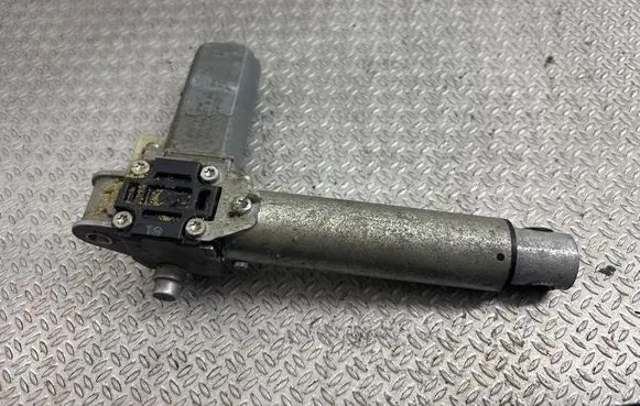BMW 5 E60 E61 Seat adjustment motor 0390203233