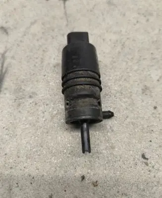 BMW 5 F10 F11 Windscreen/windshield washer pump 8362154