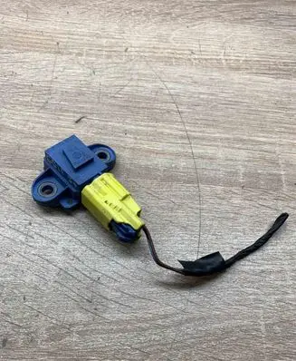 Volkswagen Golf V Airbag deployment crash/impact sensor 1K0955557A