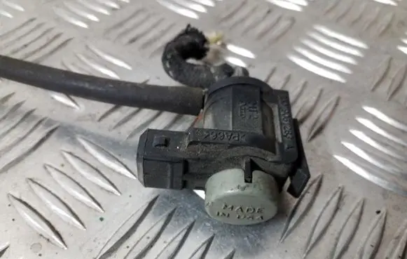 Audi A6 S6 C4 4A Turbo solenoid valve 1J0906283A