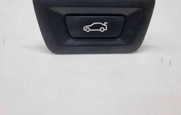 BMW 3 F30 F35 F31 Tailgate/boot open switch button 9275119