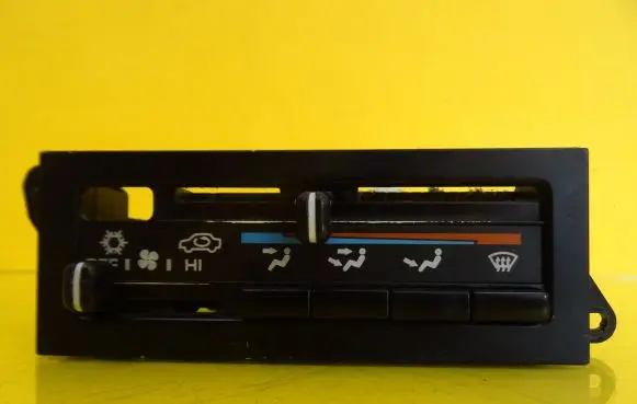 Chrysler Voyager Climate control unit 4677225