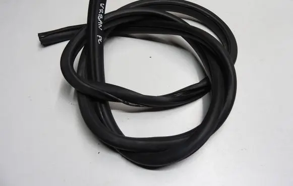 Toyota Urban Cruiser (XP110) Front door rubber seal 