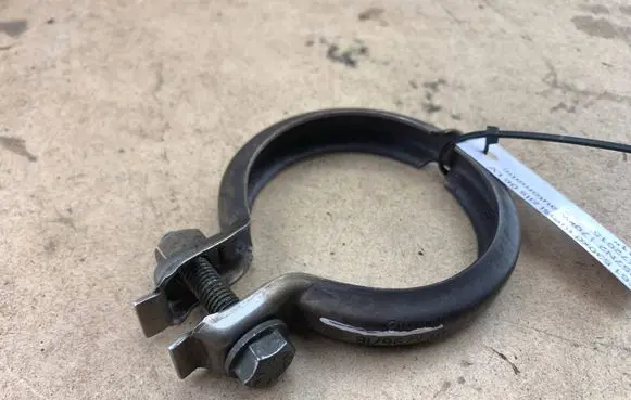 BMW 5 E60 E61 Muffler pipe connector clamp 7796718 11657796718 11657794313