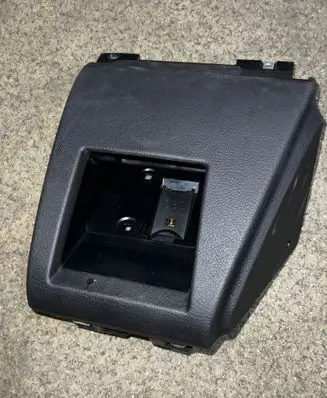 BMW 5 E39 Front trunk storage compartment 8268525