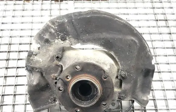 Front wheel hub spindle knuckle