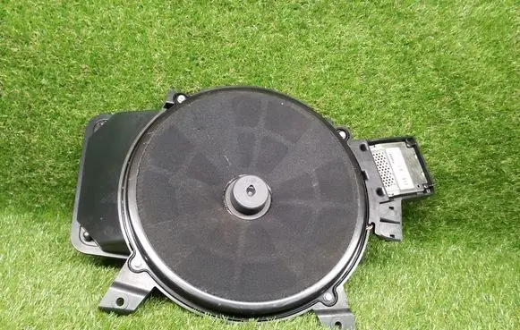 Audi A8 S8 D3 4E Subwoofer speaker 4E0035412D