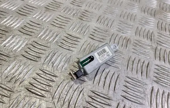 Ford Galaxy Aerial antenna amplifier AM2T18C847CA 20121218A