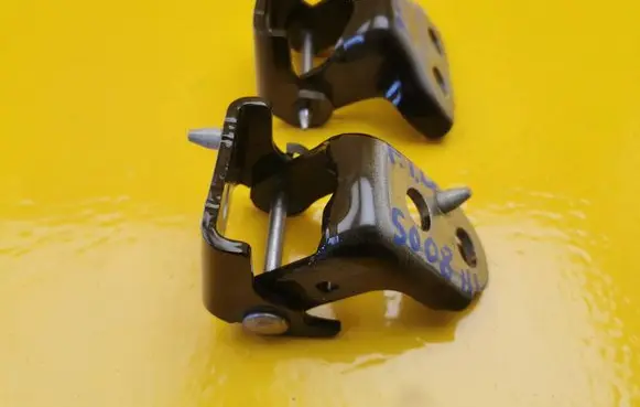Peugeot 5008 II Front door lower hinge 9849179180 9850559580 9850559180