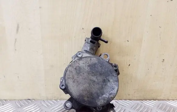 Nissan Primastar Vacuum pump 146502570