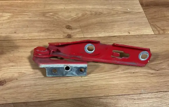 Audi A4 S4 B7 8E 8H Engine bonnet/hood hinges 8E0823301E