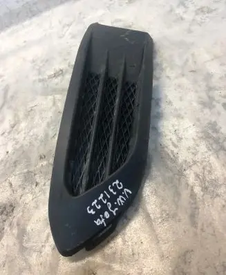 Volkswagen Jetta VI Front bumper lower grill 5c6853665