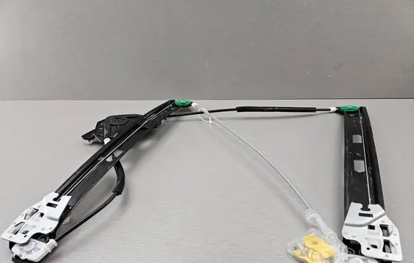 BMW 3 E46 Front door window regulator with motor 7020659 51337020659 8212097