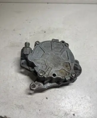 Skoda Octavia Mk2 (1Z) Vacuum pump 03L145100